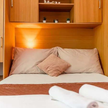 Διαμέρισμα Lecek Cozy Vir